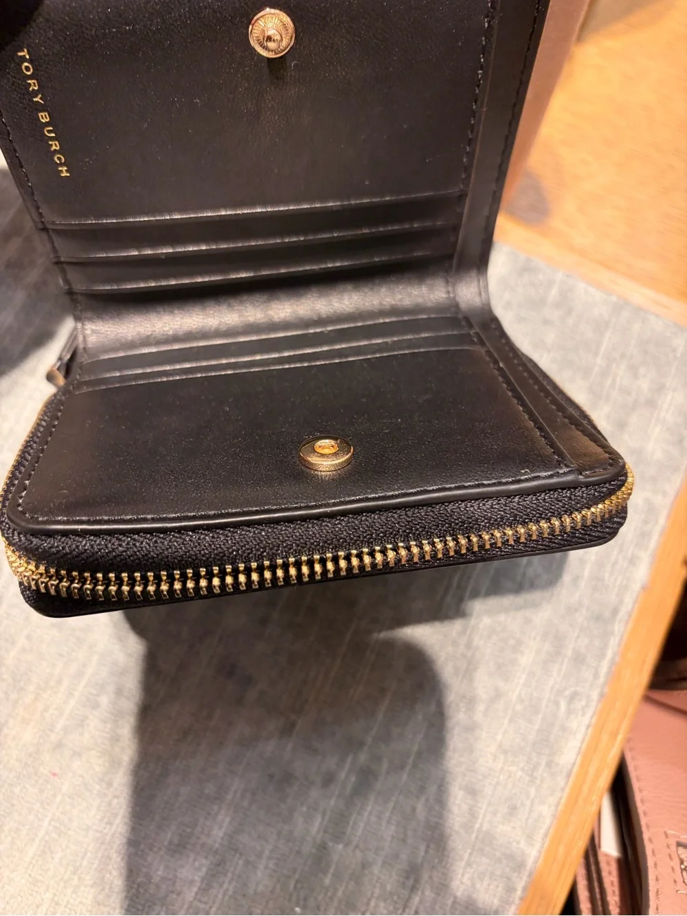 Tory Burch black patten Compact Wallet Thea smooth new with tag